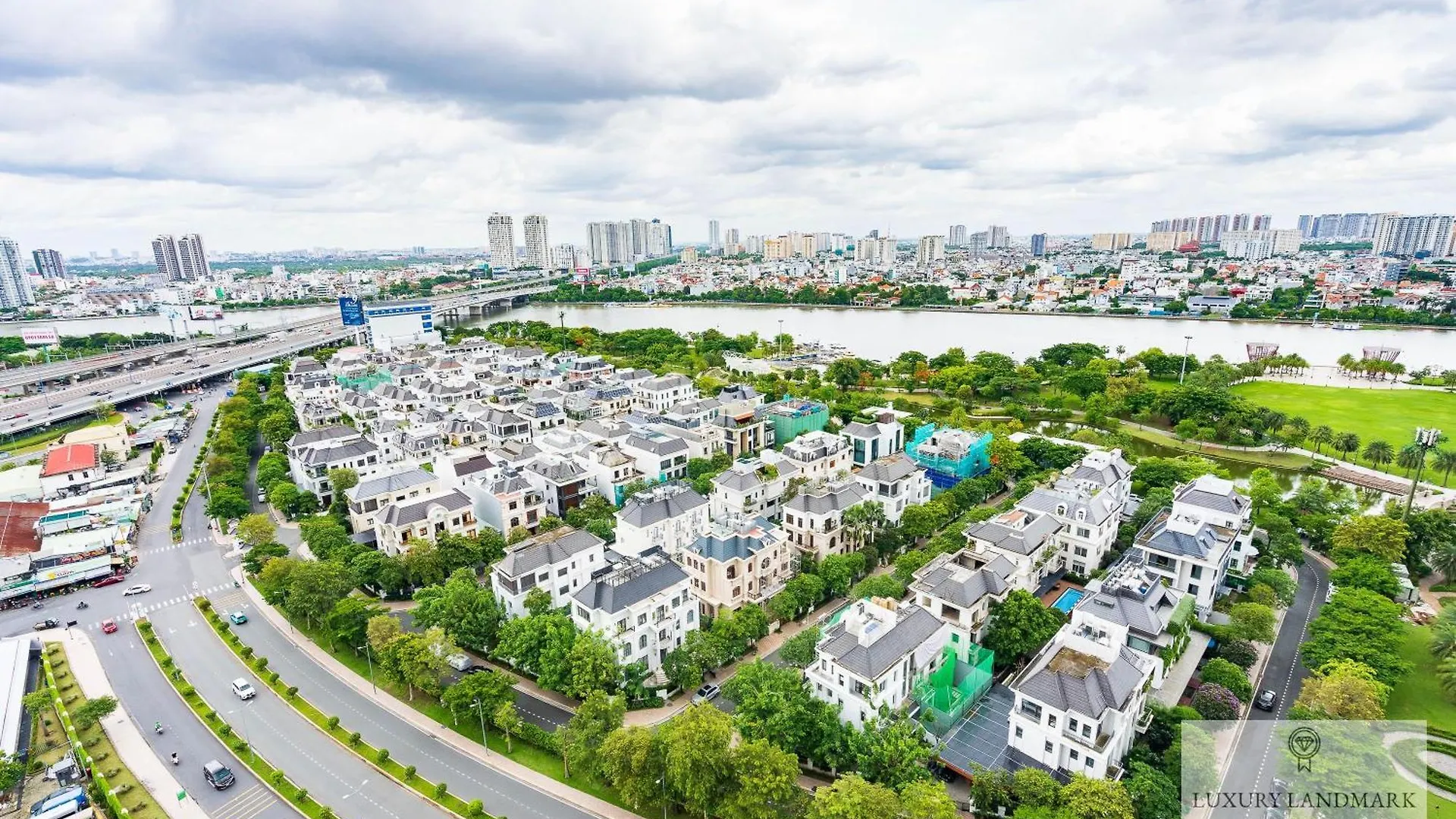The Signature Landmark 81 - Vinhomes Central Binh Thanh Ho Chi Minh City 4*,