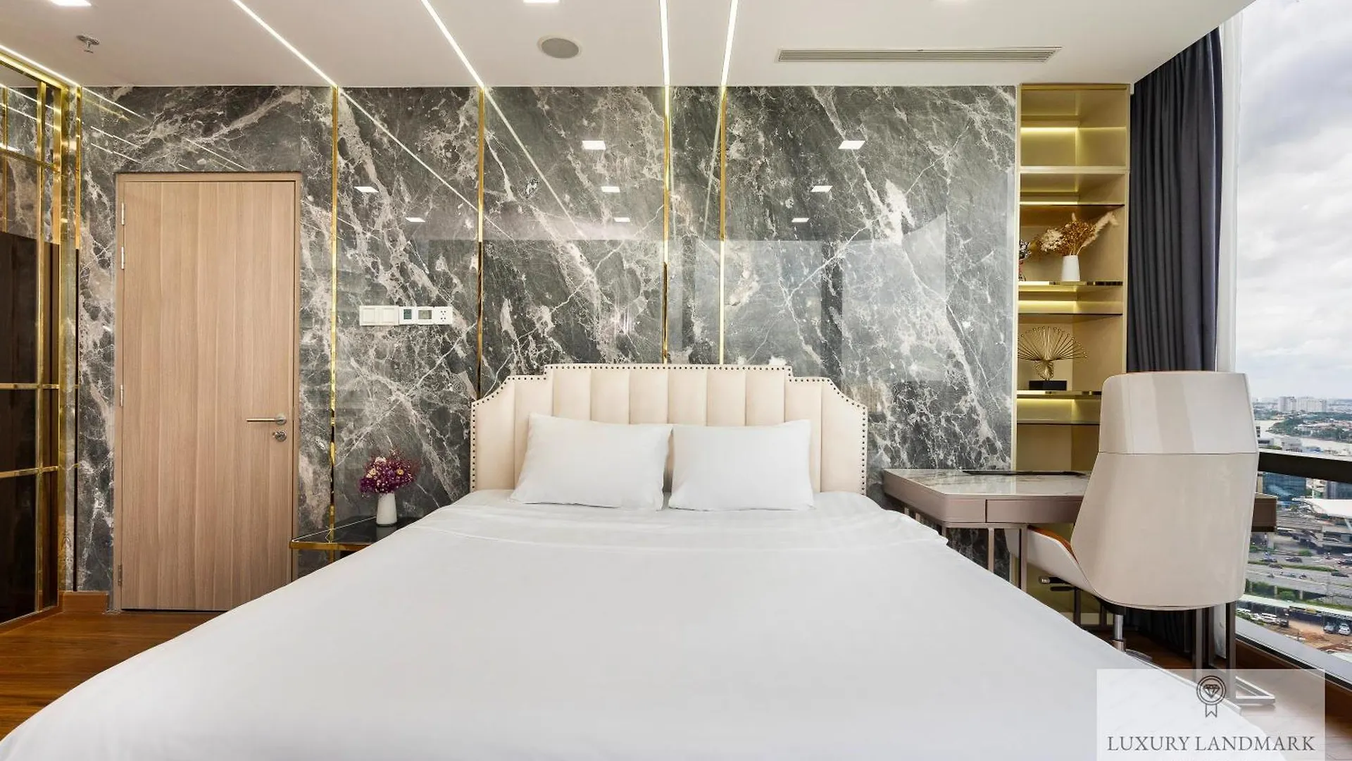 The Signature Landmark 81 - Vinhomes Central Binh Thanh Ho Chi Minh City 4*,  Vietnam