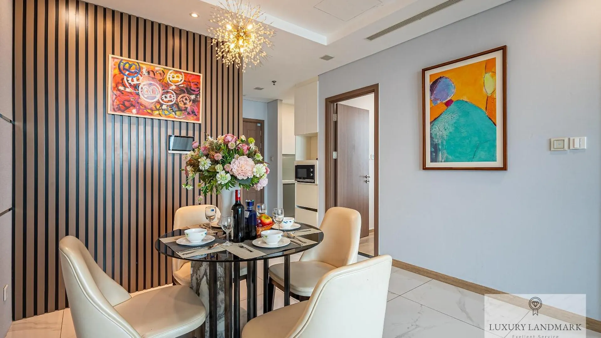 The Signature Landmark 81 - Vinhomes Central Binh Thanh Ho Chi Minh City 4*,