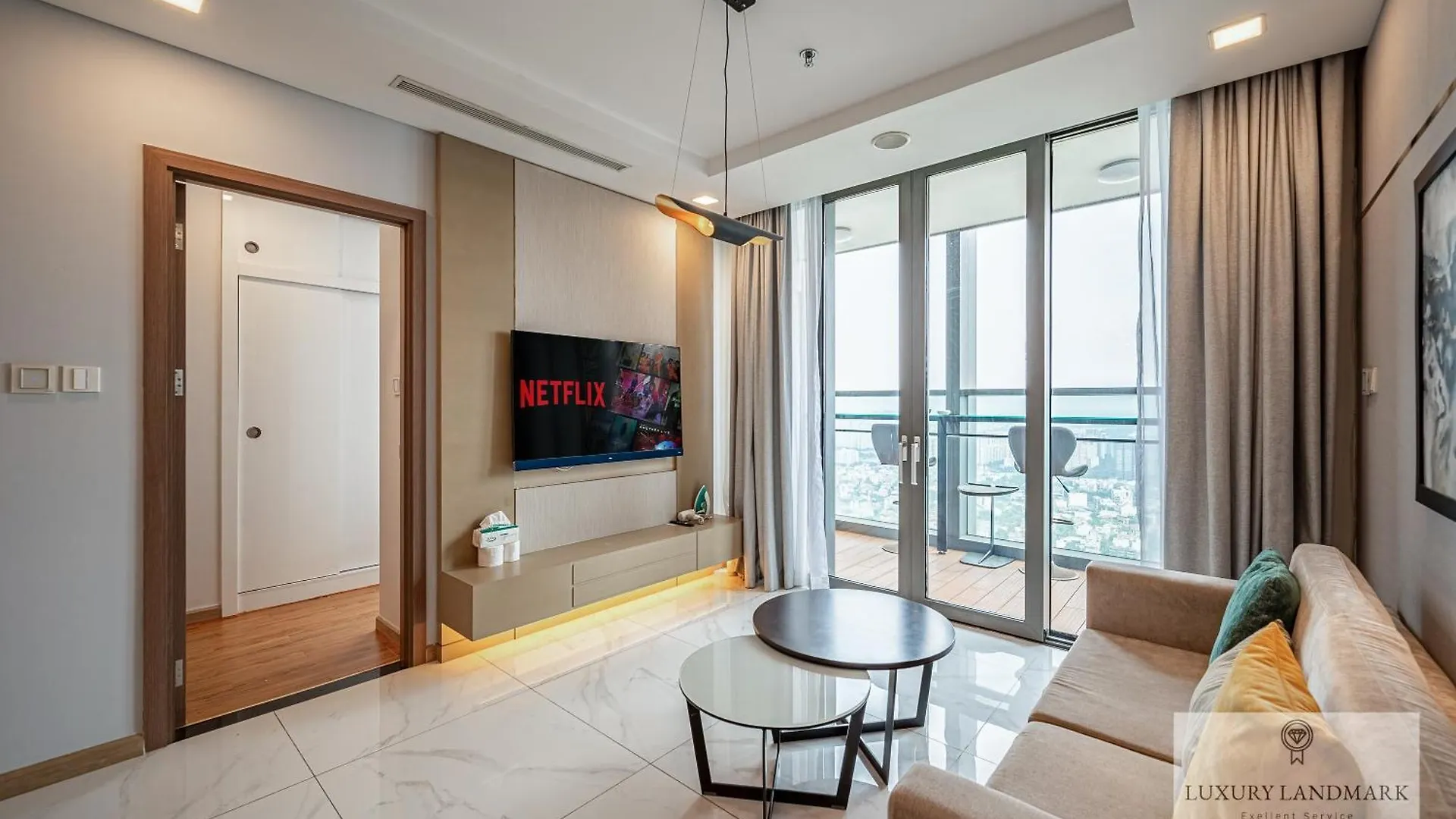 **** Aparthotel The Signature Landmark 81 - Vinhomes Central Binh Thanh Ho Chi Minh City Vietnam