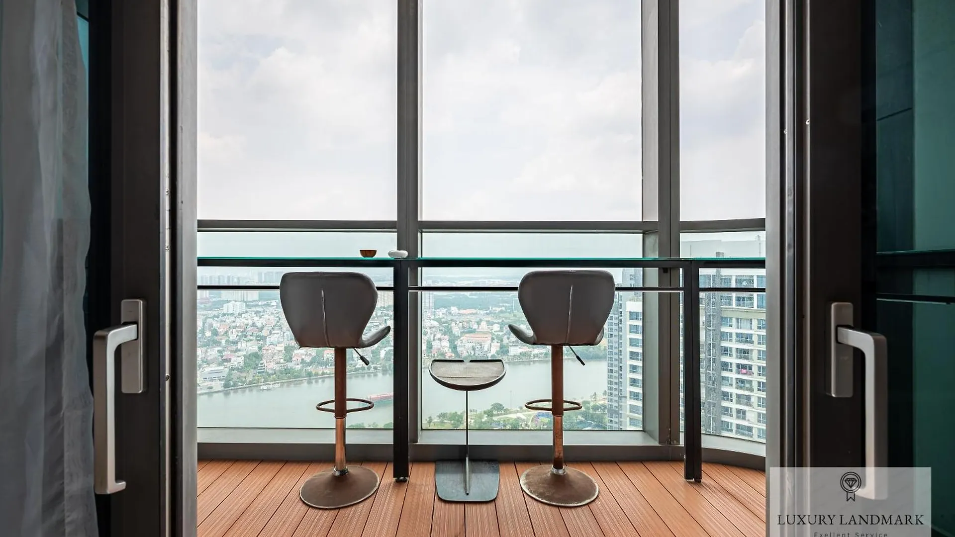 The Signature Landmark 81 - Vinhomes Central Binh Thanh Ho Chi Minh City 4*,  Vietnam